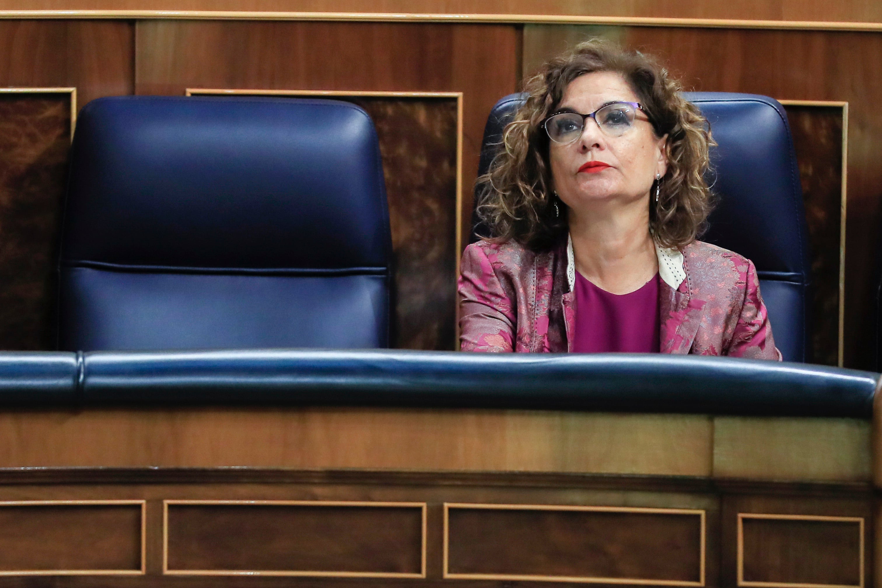 La ministra de Economía y Hacienda, María Jesús Montero, durante un pleno en el Congreso