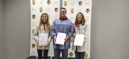 El presidente de la JLF, Juan Salvador Pérez, con las Falleras Mayores Safir Malonda y Martina Gimeno.
