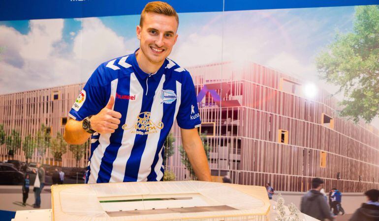 Rodrigo Ely, durante su presentación tras llegar al Alavés en el pasado mercado de invierno.
