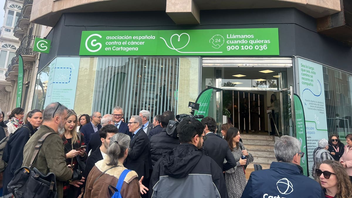 La AECC inaugura su nueva sede en Cartagena y advierte sobre el vapeo: “No es una solución, es un problema”