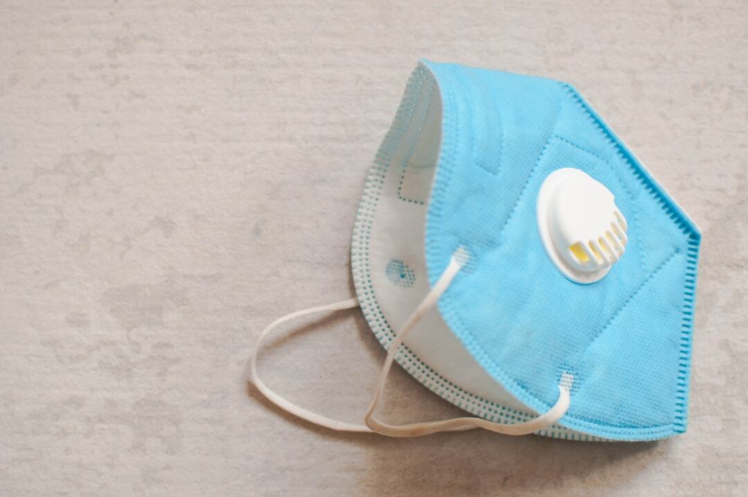 Los equipos de protección individual de la residencia Suertes Largas, en La Laguna, se consiguieron a tiempo gracias a la colaboración de un policía