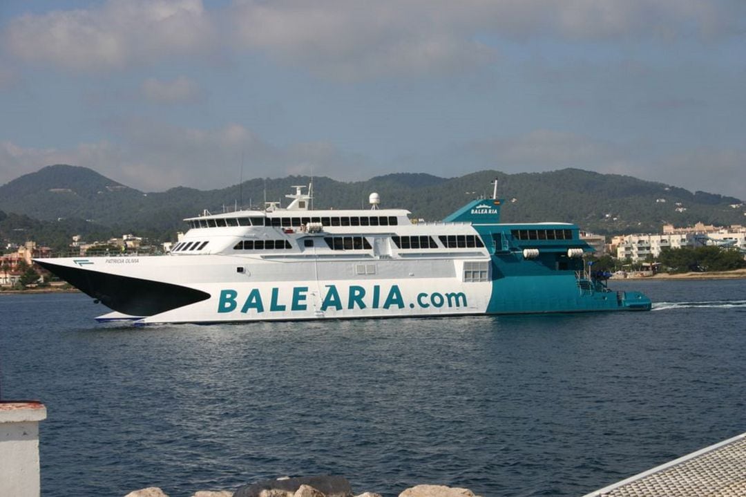 Un ferry de Balearia. 