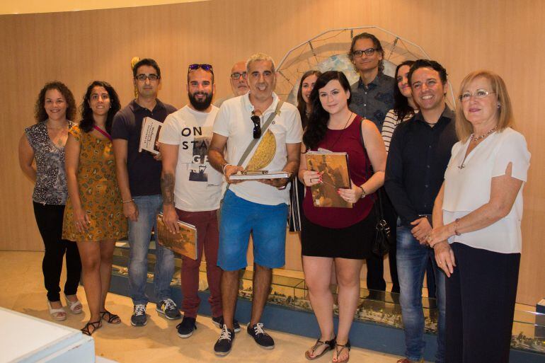 Foto de familia tras la entrega de los premios