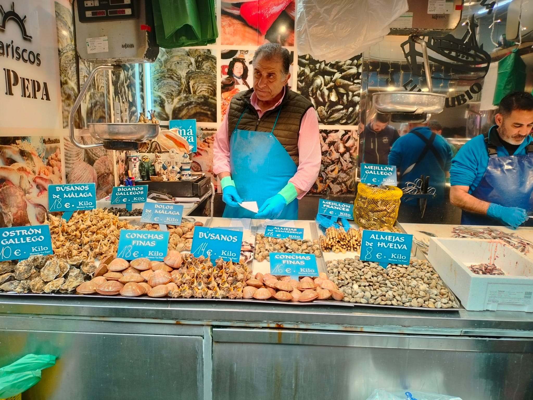 Puesto de pescado y mariscos en Atarazanas