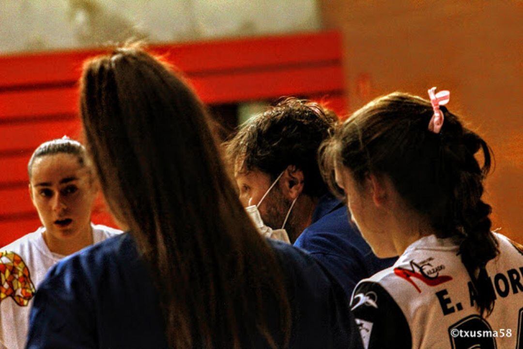 Antonio Mateo confía en el trabajo de sus chicas