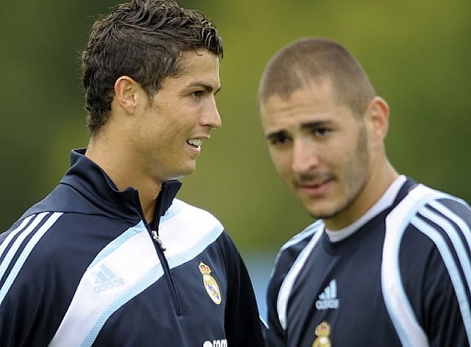 Los madridistas Cristiano Ronaldo y Benzema, durante un entrenamiento