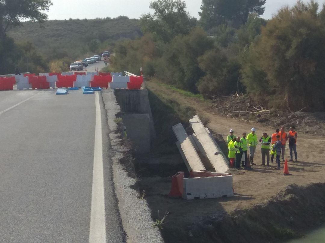 Preparación de las obras de reconstrucción del puente sobre el río Baza