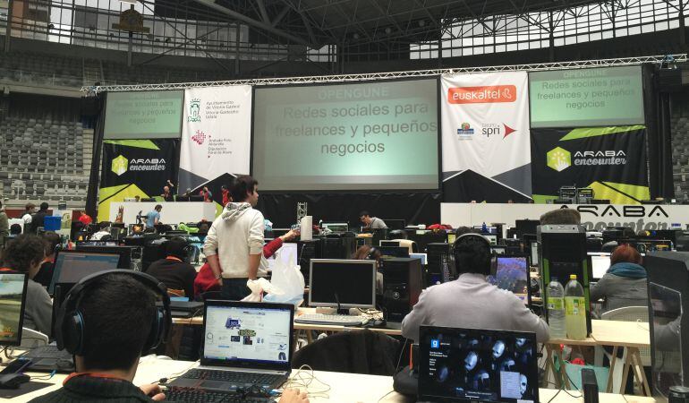 Zona de ordenadores de la Araba Encounter en su primera edición