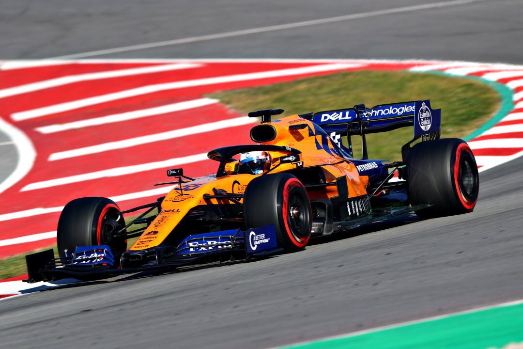 Carlos Sainz rodando en el circuito de Montmeló.