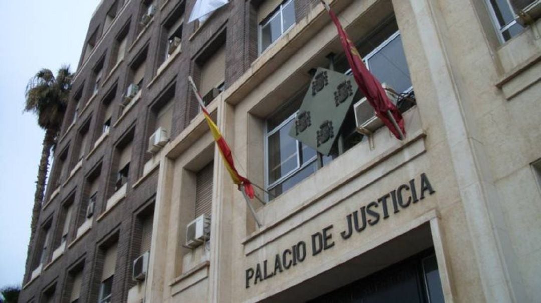 El abogado de El Paletas pide 7 años y medio de cárcel por el crimen de Alguazas