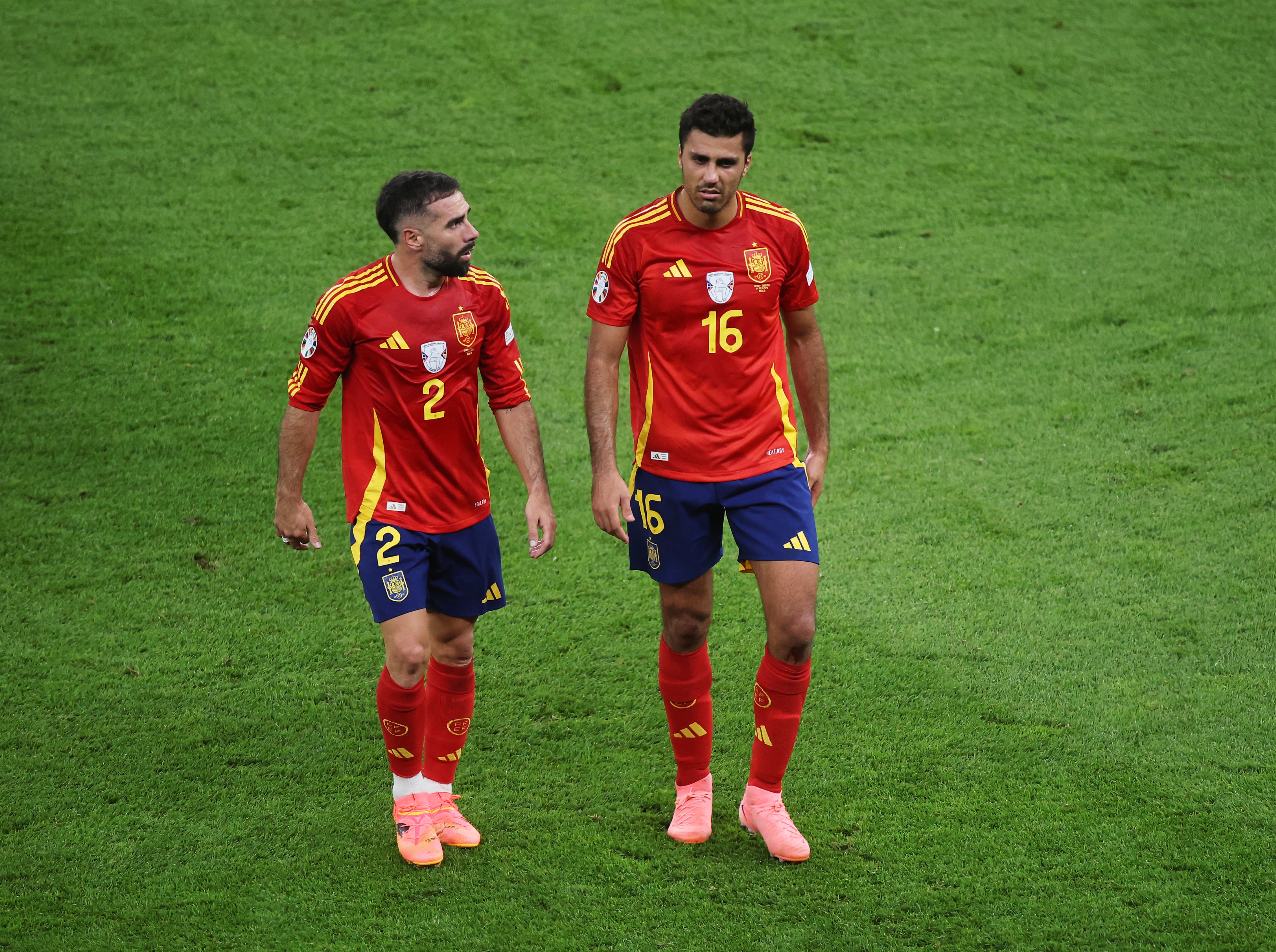 Dani Carvajal y Rodri durante la final de la Eurocopa 2024.