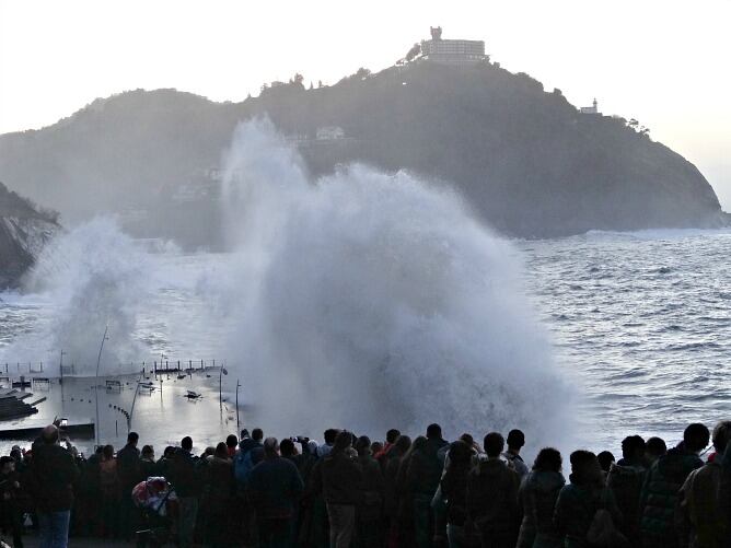 Vuelve el temporal de mar a Donostia