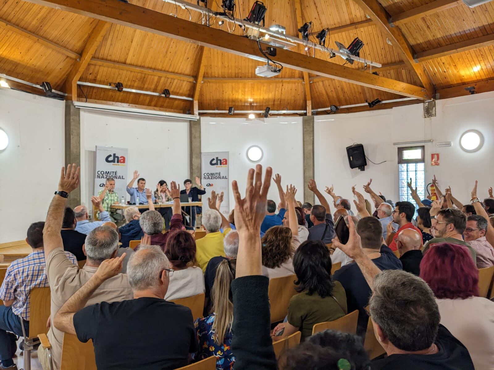 Comité Nazional de Chunta Aragonesista en una votación