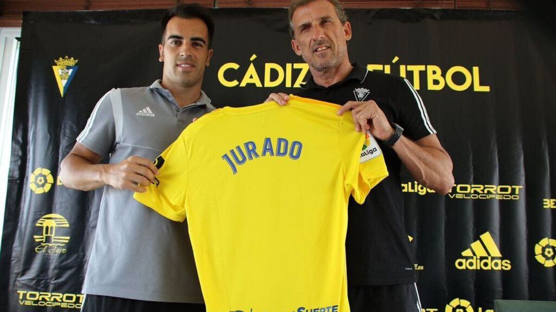 Jurado en su presentación con el Cädiz CF