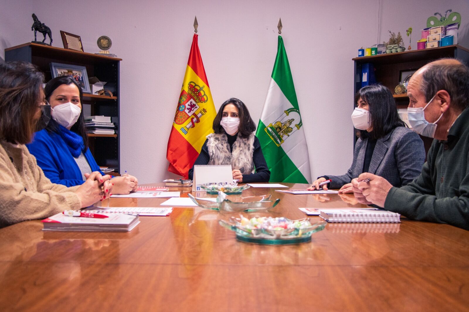Reunión entre el Ayuntamiento de Villacarrillo y Cruz Roja.