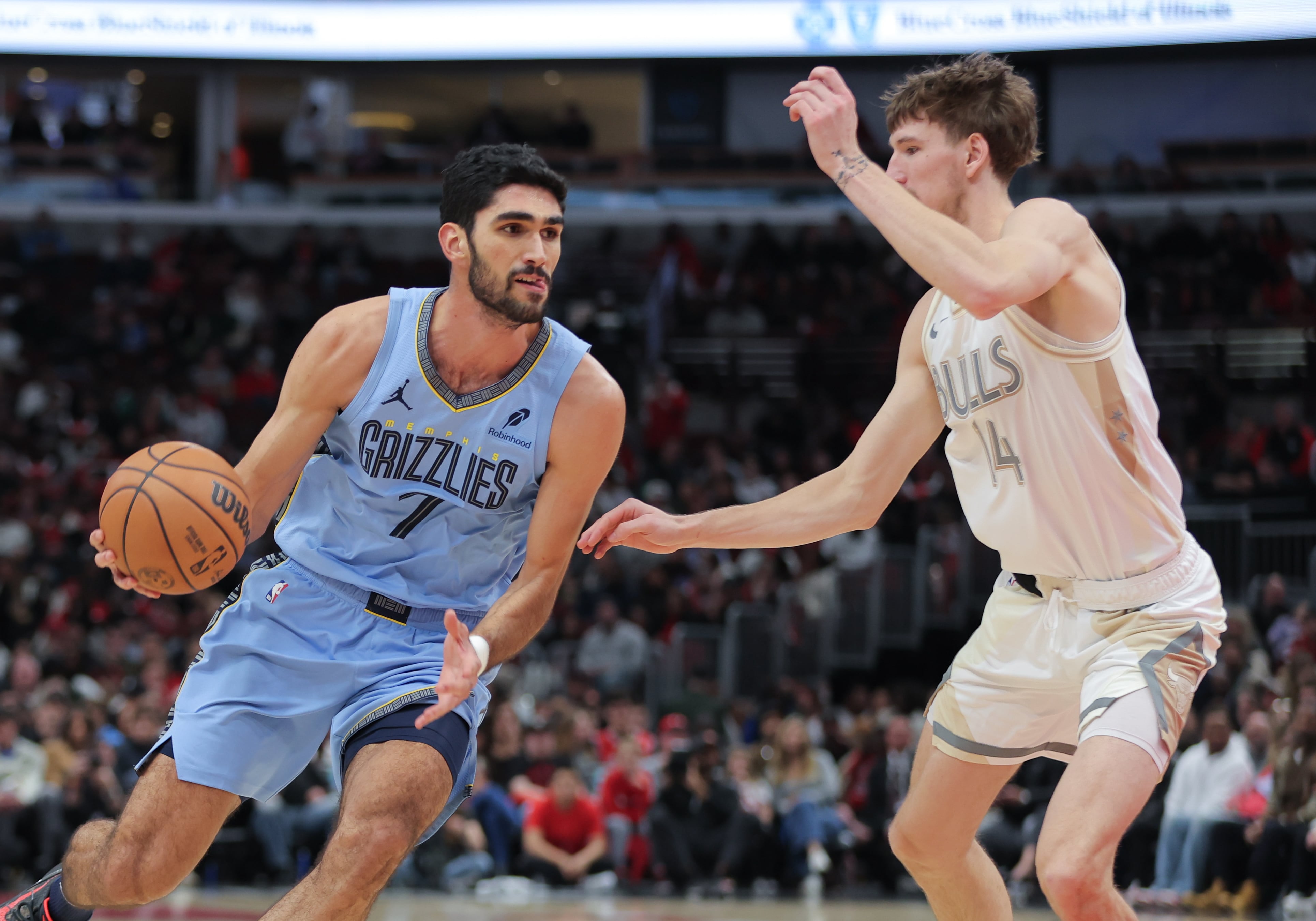 Santi Aldama lidera la victoria de los Grizzlies