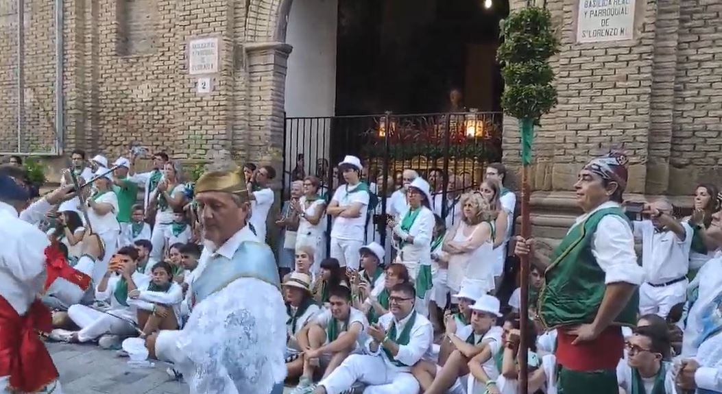 San Lorenzo a las puertas de la basílica