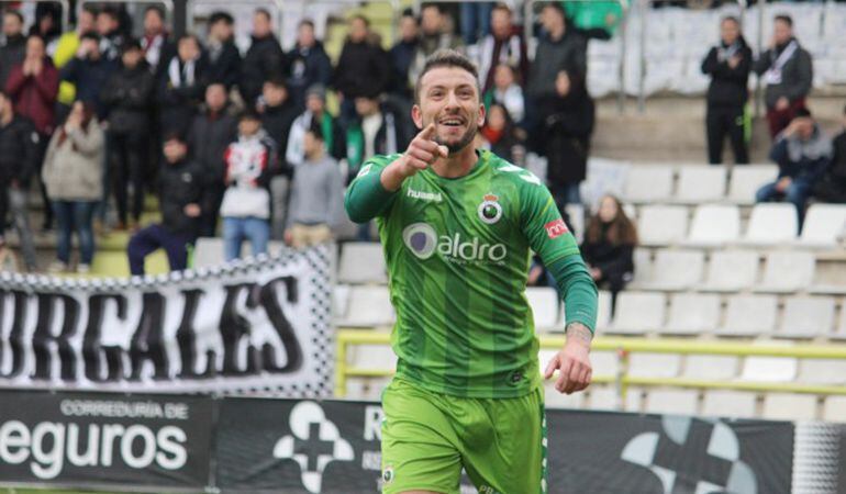 Borja Lazaro celebra un gol conseguido en El Plantío con el conjunto cántabro esta pasada temporada.