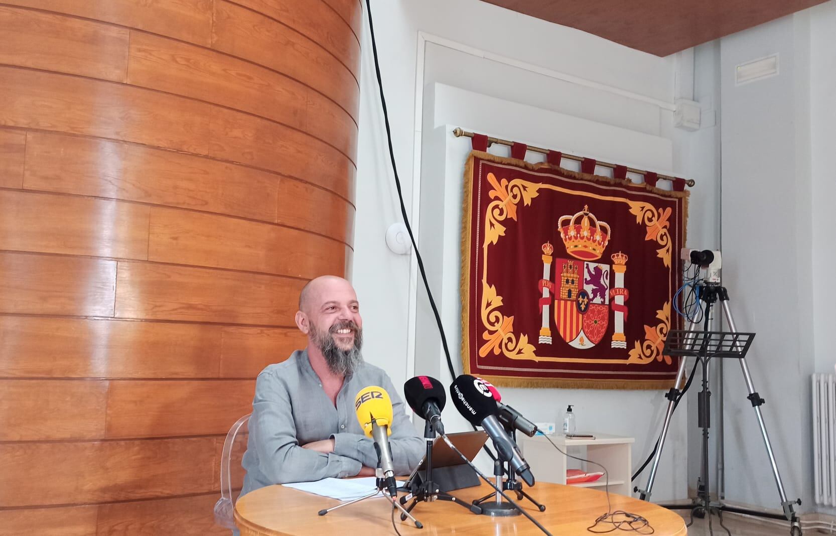 Presentación de las actividades extraescolares en Alcázar de San Juan a cargo del concejal de Educación, Mariano Cuartero