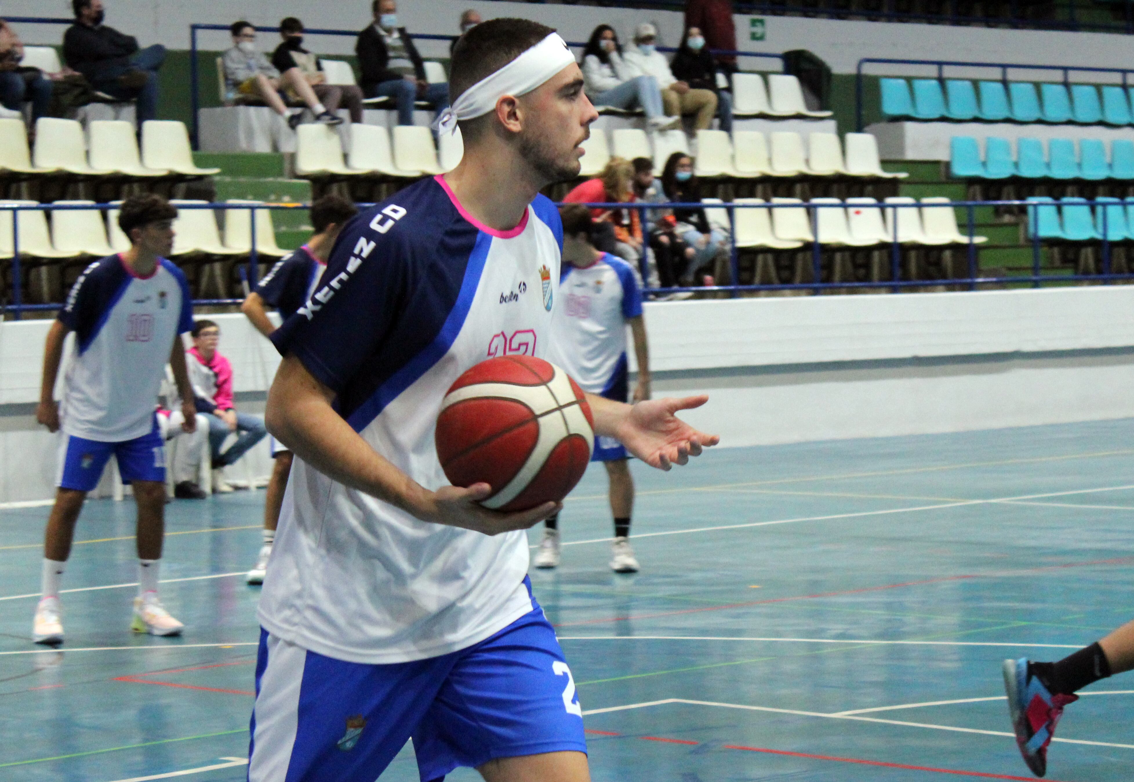 Álex García, jugador del Xerez CD de Baloncesto