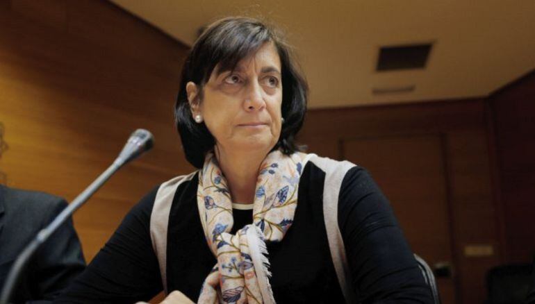 La exgerente de Ferrocarrils de la Generalitat Valenciana, Marisa Gracia, durante su comparecencia en la comisión de investigación de Les Corts Valencianes sobre el accidente de Metrovalencia del 3 de julio de 2006, en el que murieron 43 personas