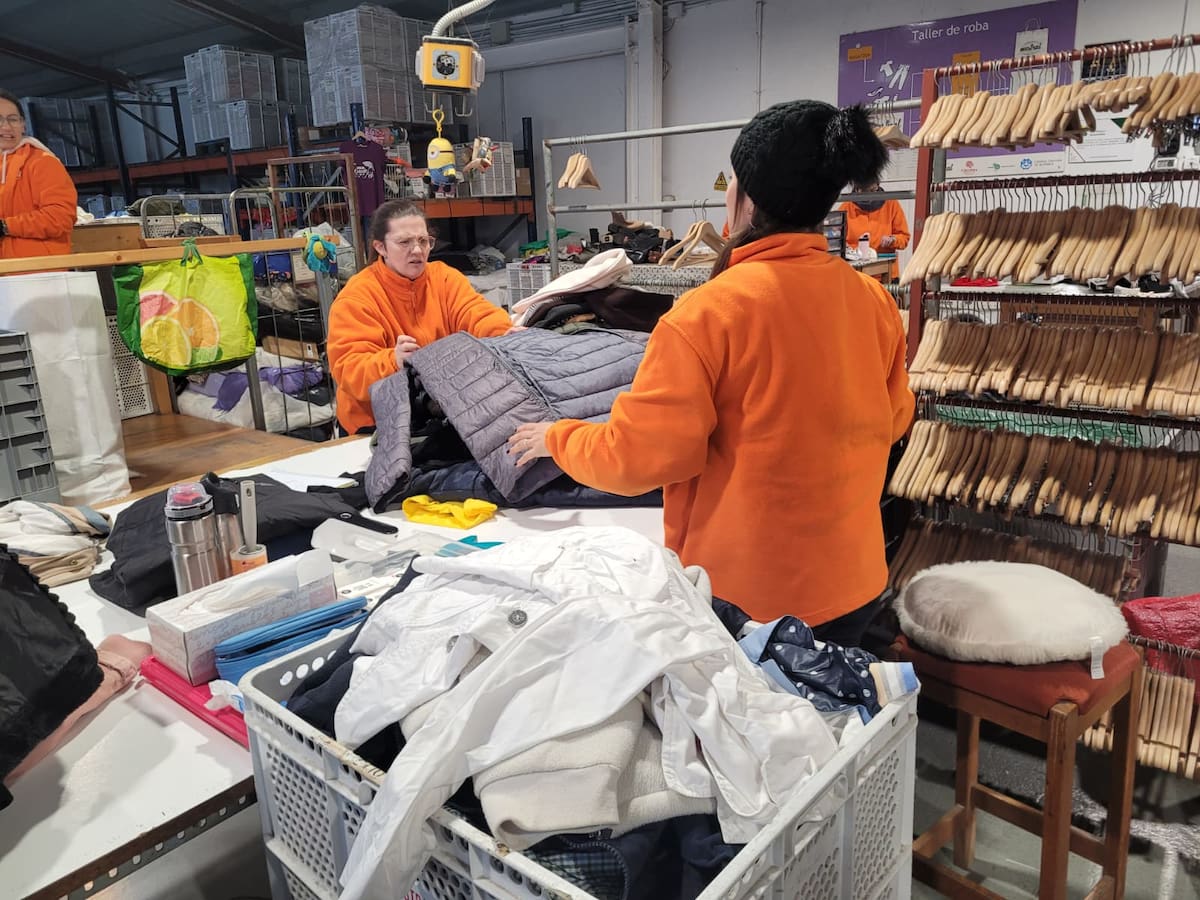 La recollida de roba usada a Menorca va superar les 373 tones durant l'any 2025