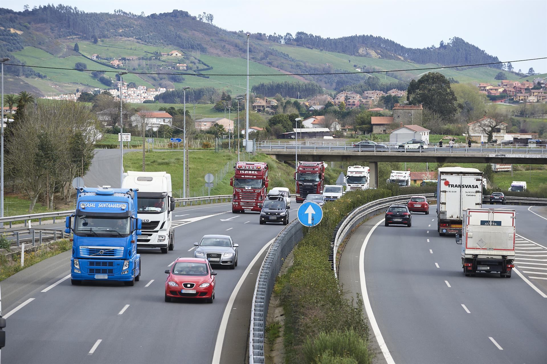 Tráfico en una autovía en Cantabria - Juan Manuel Serrano Arce - Europa Press