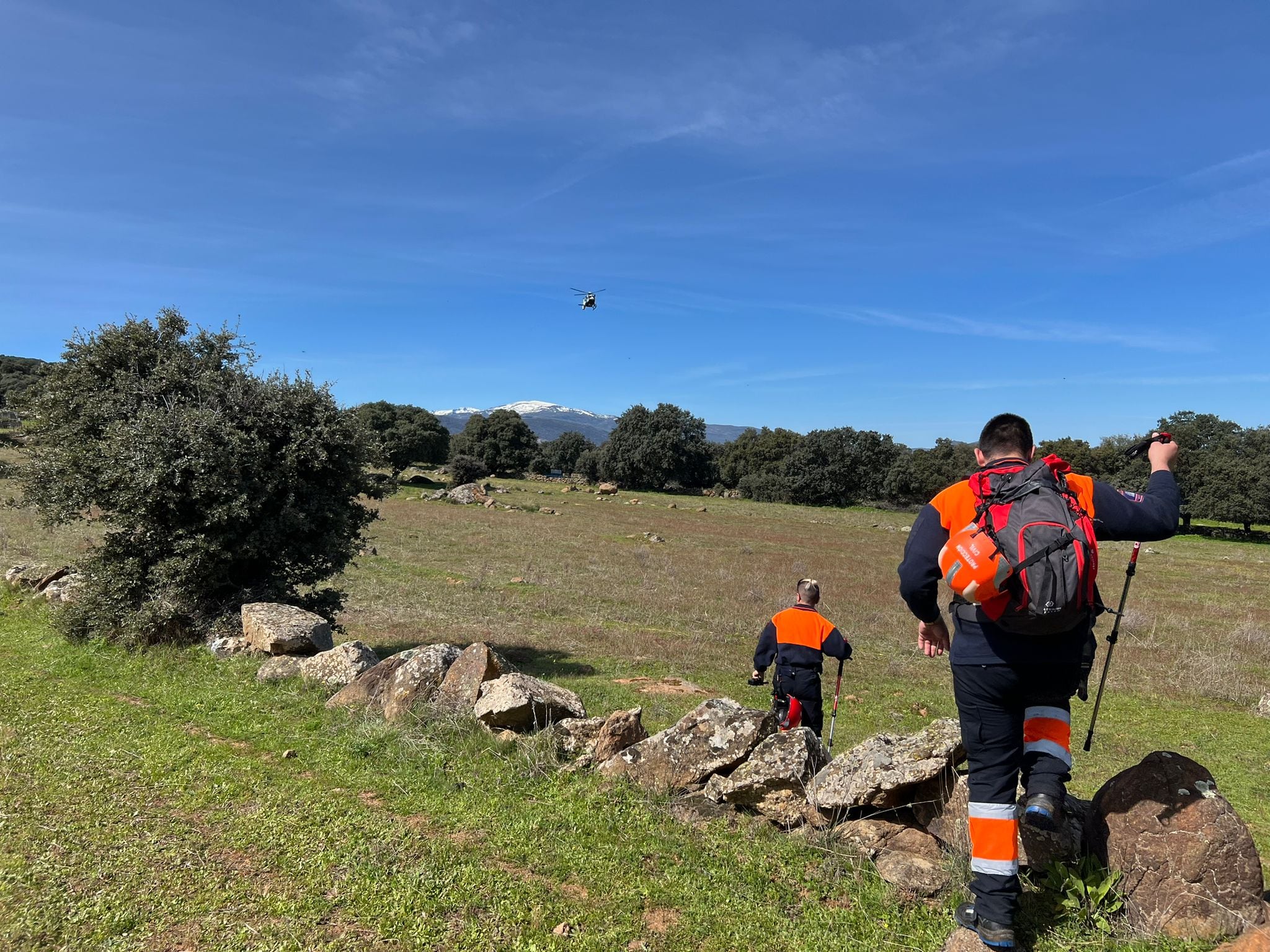 Imágenes de la búsqueda en la que ha participado también un helicóptero del Servicio de Emergencias de Castilla y León