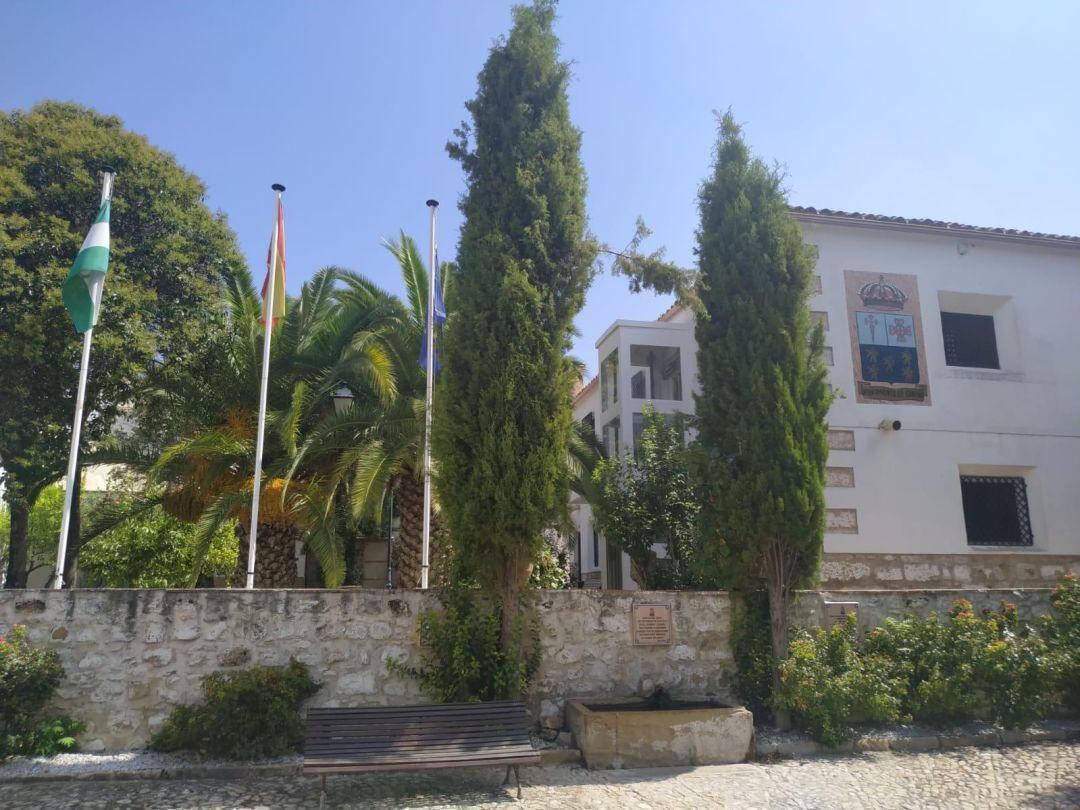 Exterior del Ayuntamiento de Canena