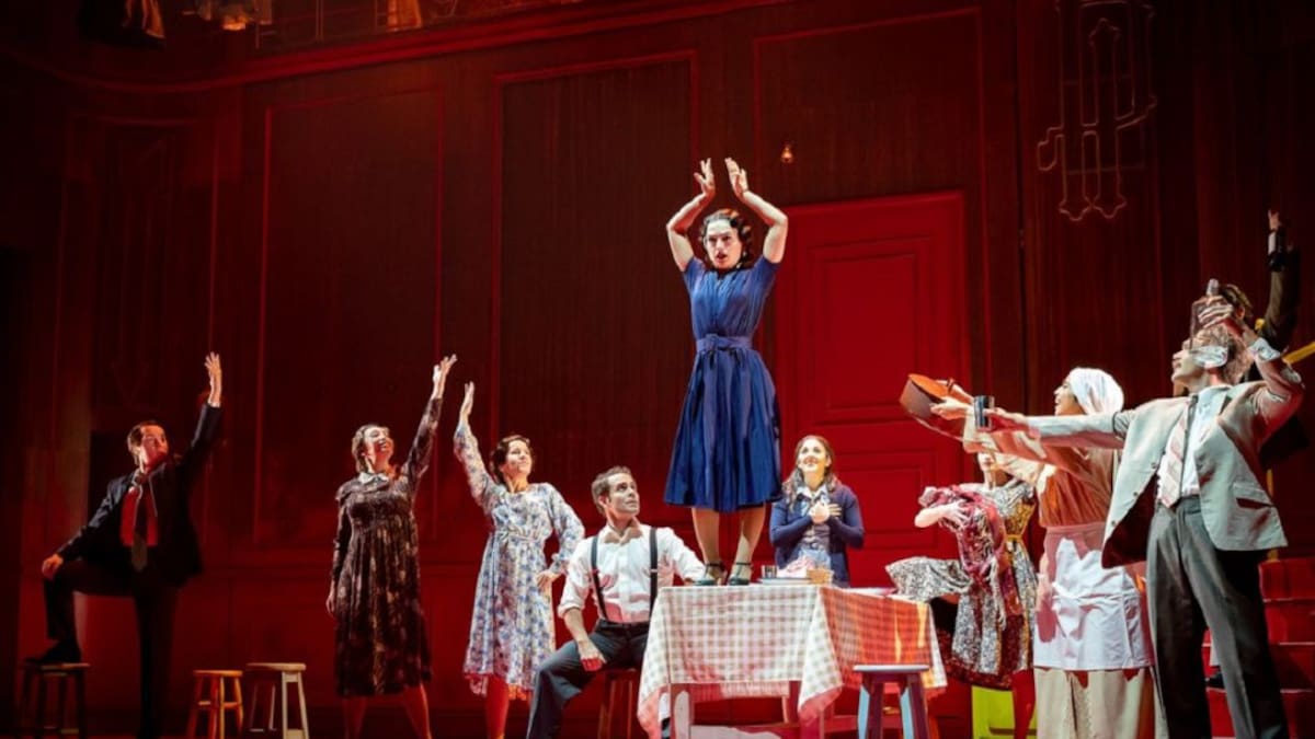 El tiempo entre costuras, el musical.