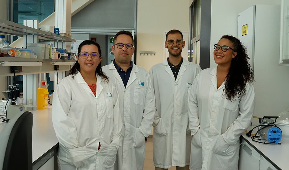 Equipo de investigadores del Instituto de Hortofruticultura Subtropical y Mediterránea &#039;La Mayora&#039; que ha desarrollado el bioplástico.