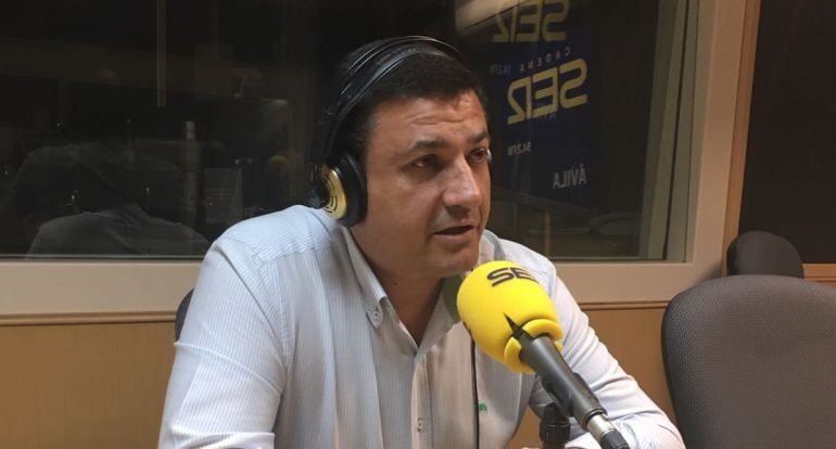 Carlos García, durante una entrevista en el estudio de SER Ávila