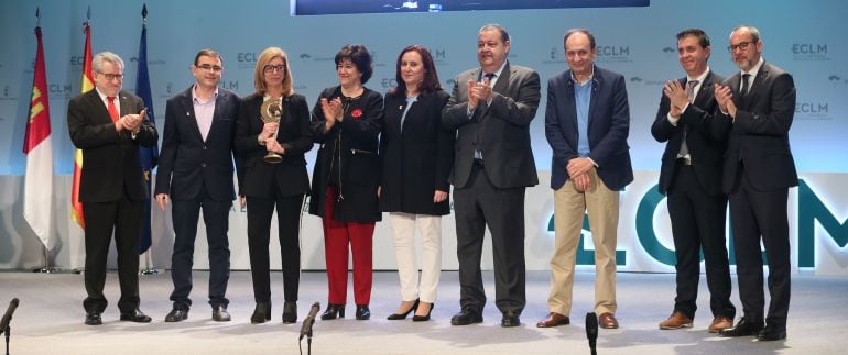 Acto institucional del Día de la Enseñanza celebrado en el teatro de Villarrobledo (Albacete).