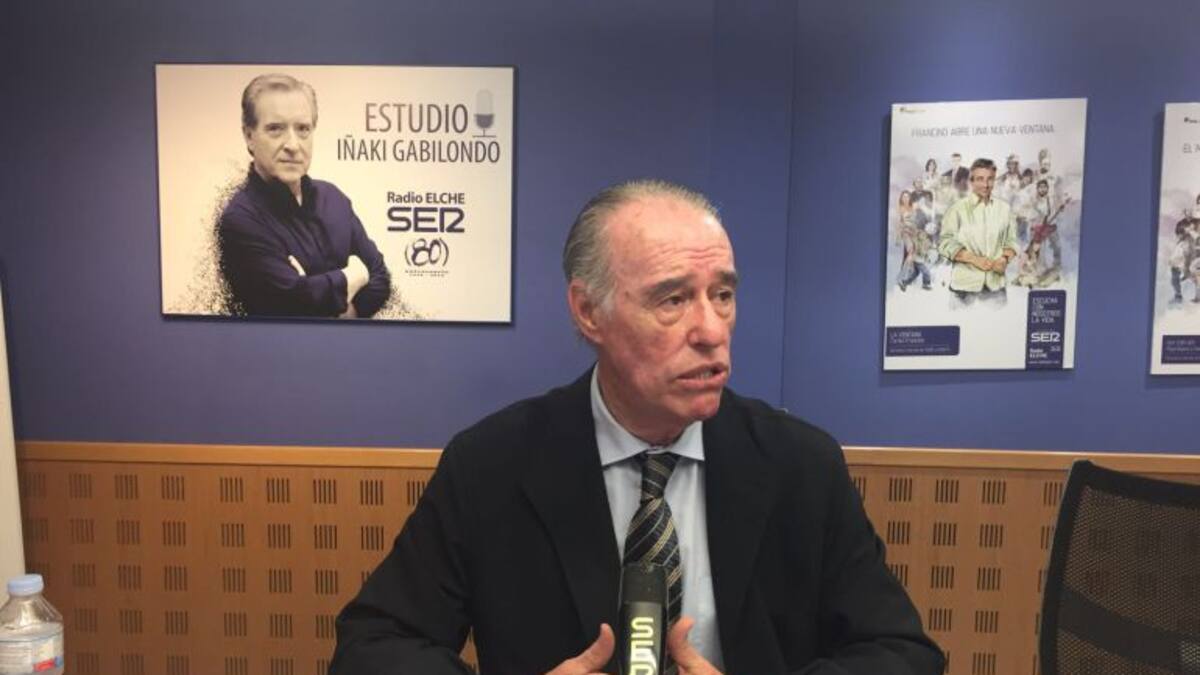 Ortuño rinde homenaje a Antonio Valero