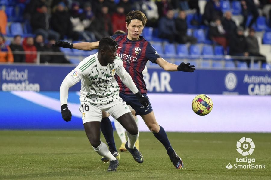 Samuel Obeng jugó recientemente con el Oviedo en El Alcoraz ante la SD Huesca