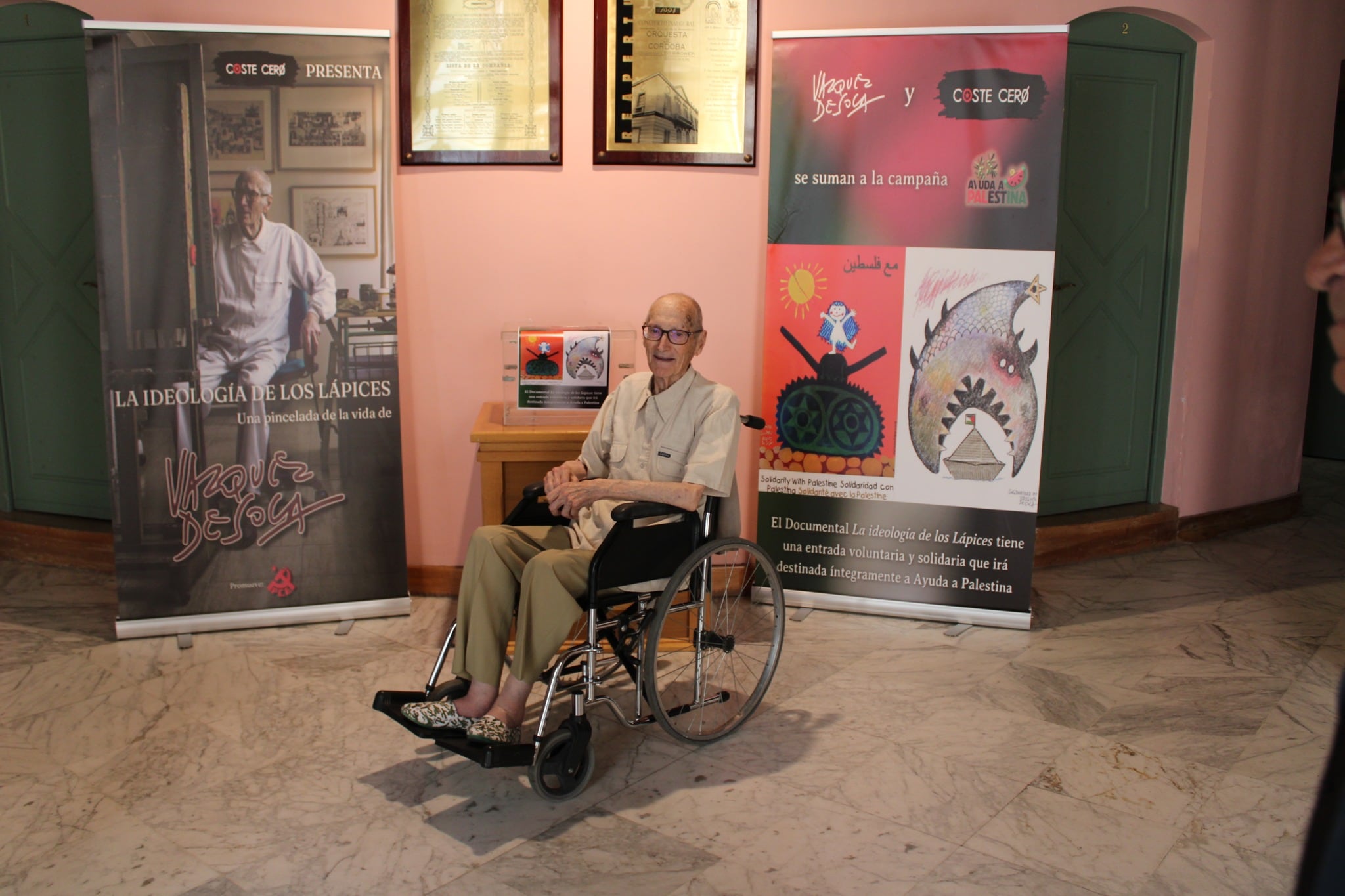 Andrés Vázquez de Sola durante una de las proyecciones del documental &quot;La ideología de los lápices&quot;