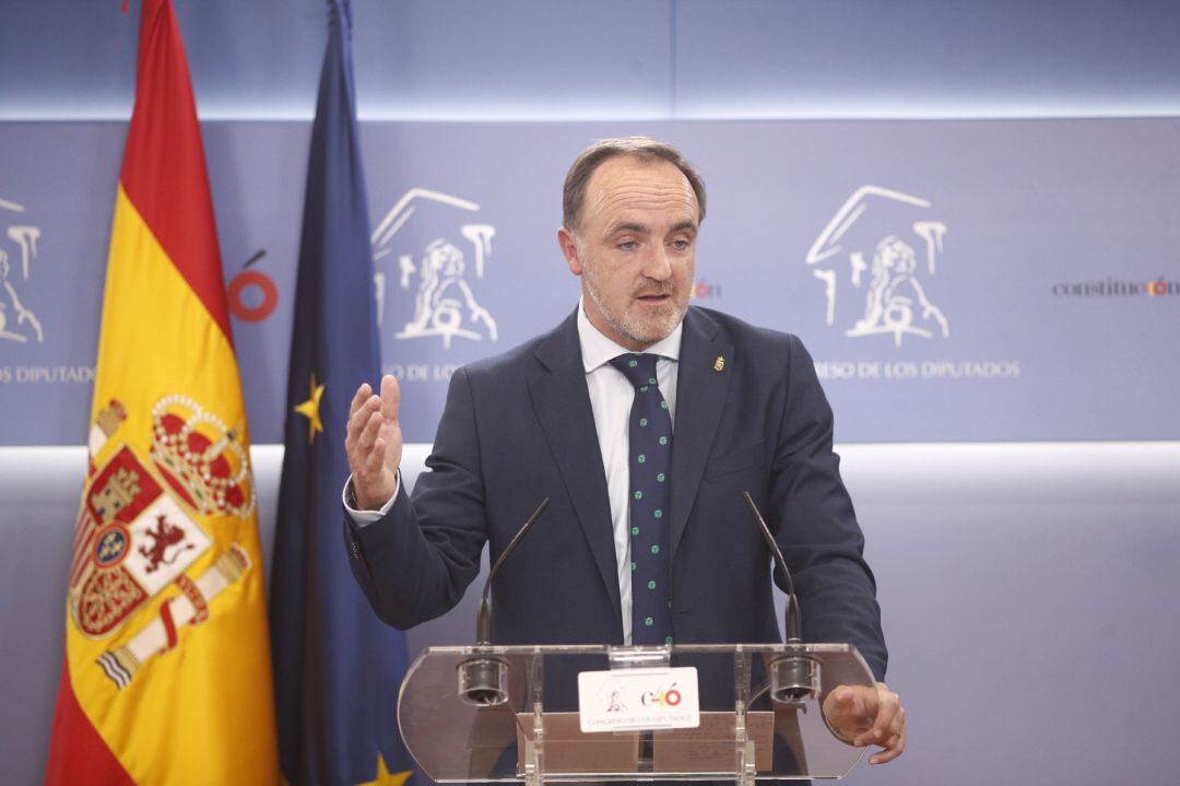 Javier Esparza, durante una comparecencia ante los medios de comunicación.