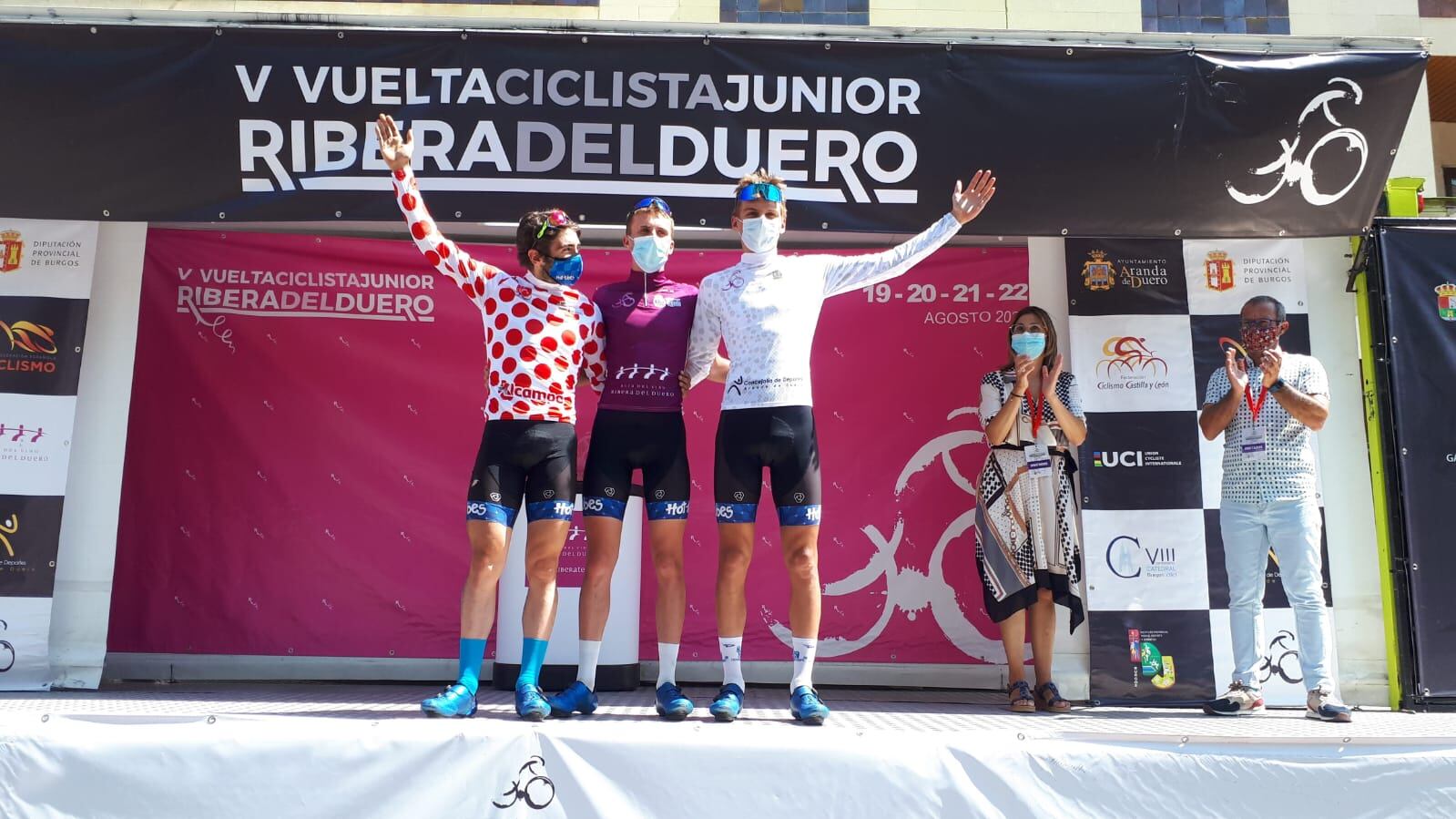 Los integrantes del Hot Tubes, norteamericano, coparon varios maillots en la pasad edición con el triunfo final de Luca Scuriatti -centro-.