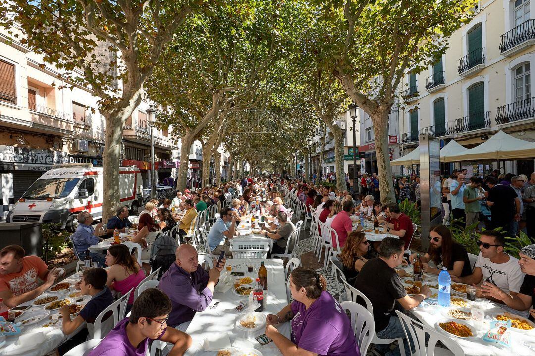 Imagen de archivo del Día del Cofrade en el Paseo de Gandia.