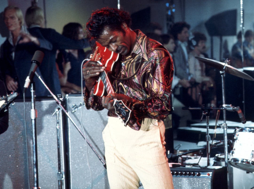 Chuck Berry durante una actuación en 1975