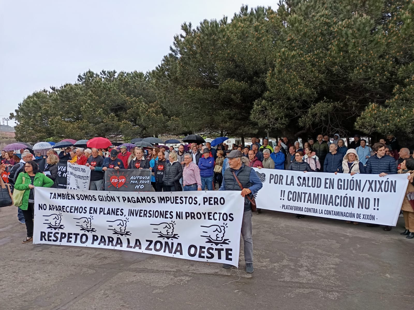 Manifestación de los vecinos de Gijón en protesta pro el proyecto del vial de Jove.