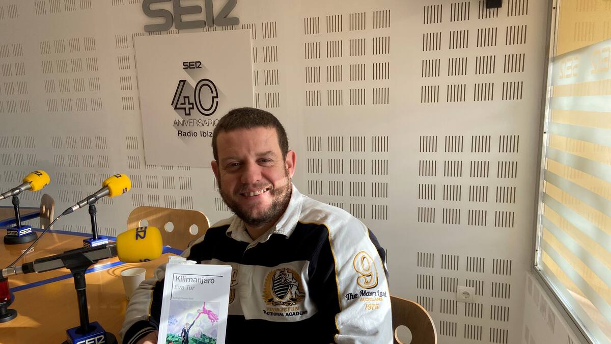 La escritora ibicenca Eva Tur presenta su nuevo poemario 'Kilimanjaro'