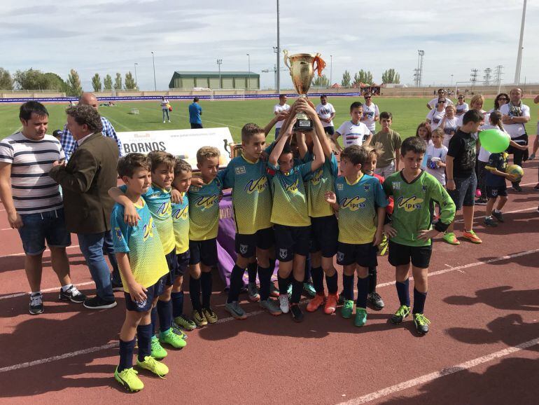 Rayo Alcobendas y Antiguoko se ganaron dos pases para la fase final de la Iscar Cup 2018