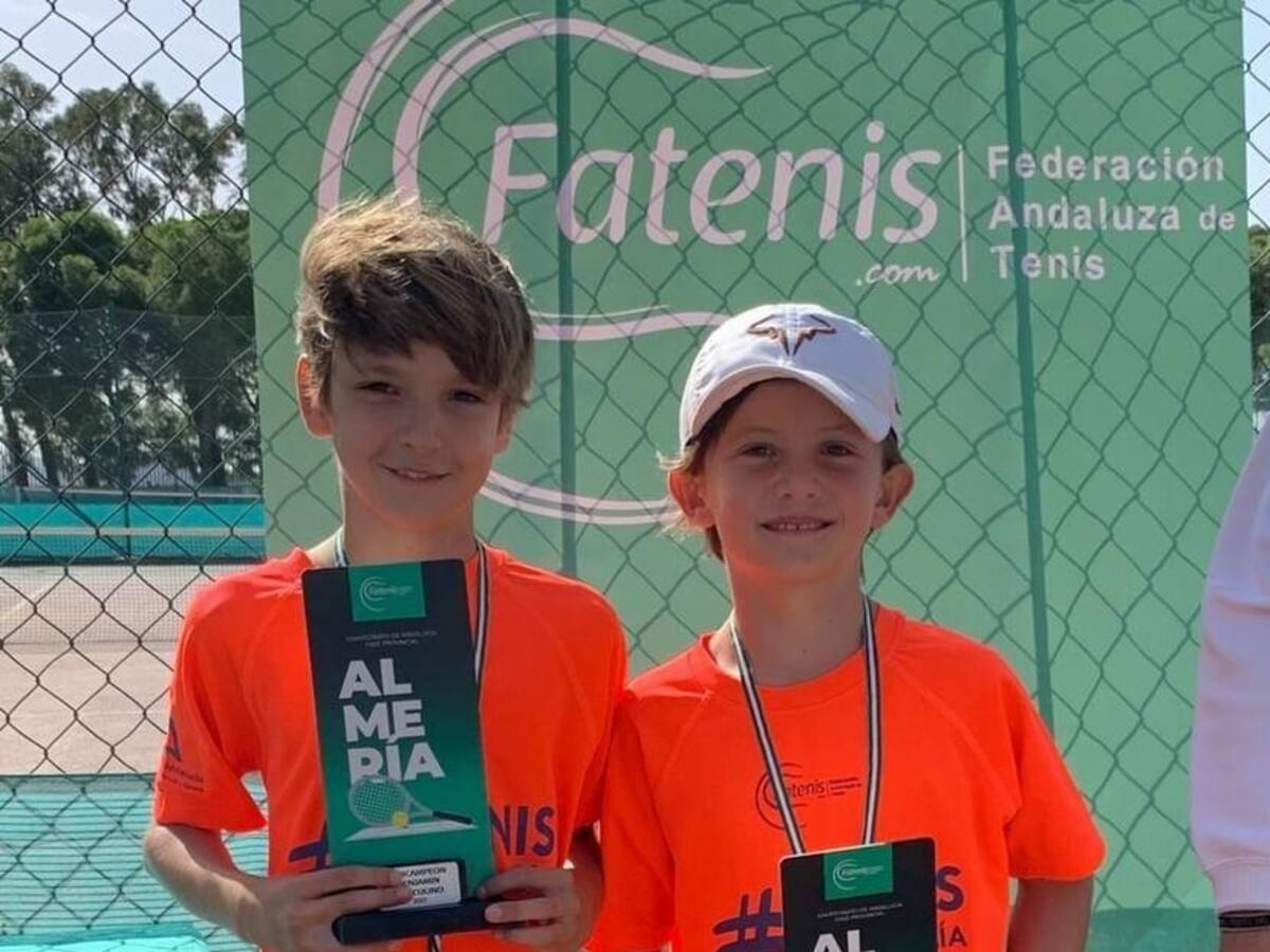 Pablo Navarrete y Víctor Linares, campeones provinciales en la modalidad de dobles