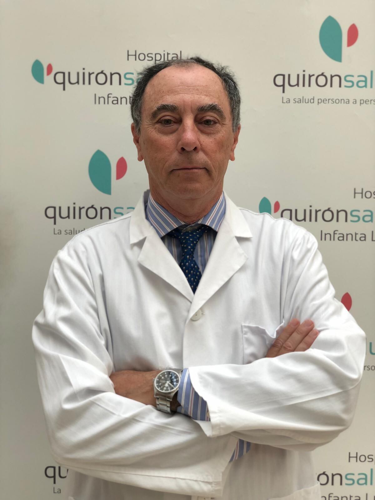 El doctor Juan Sánchez Bursón, jefe del Servicio de Reumatología del Hospital Quirónsalud Infanta Luisa.