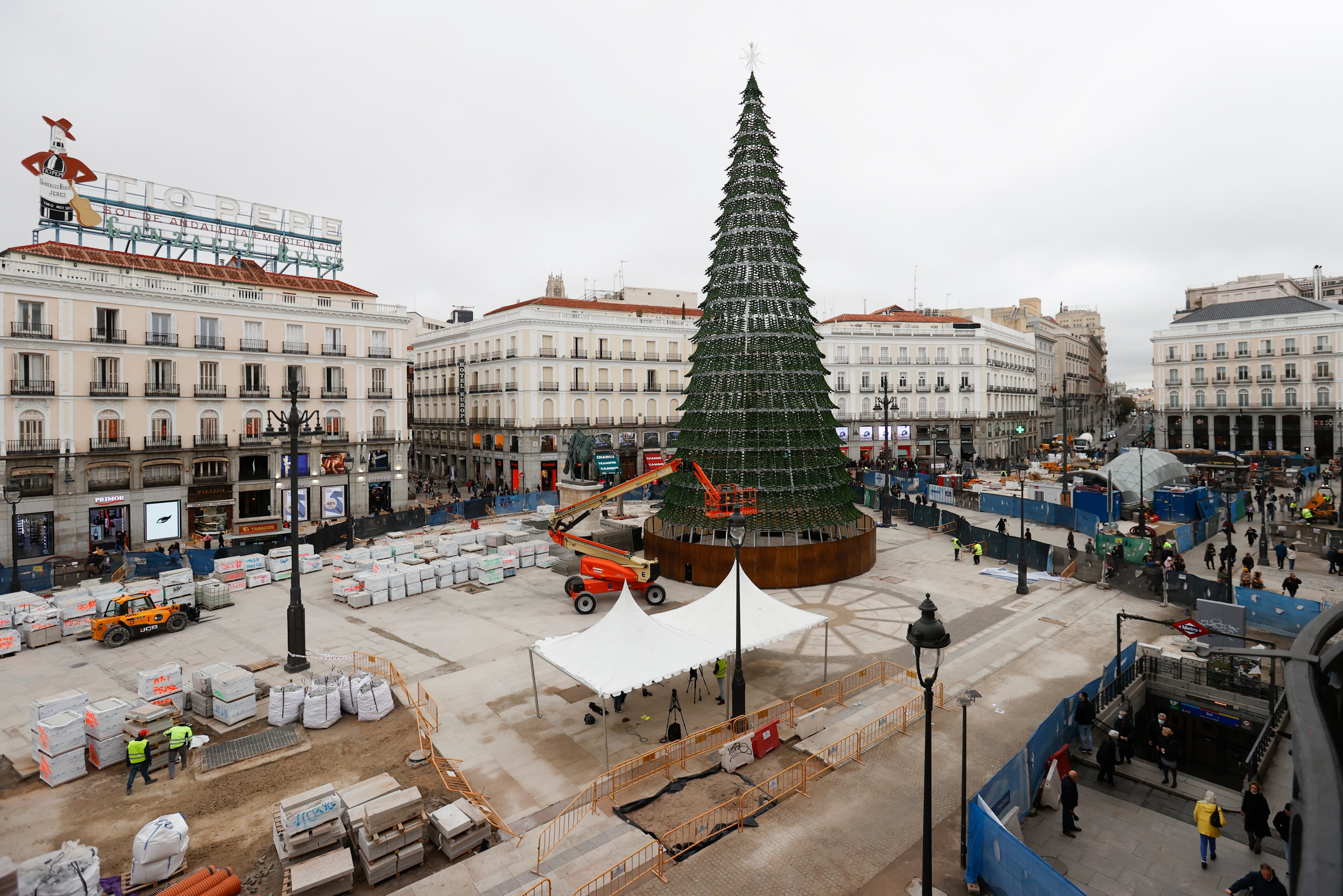 Vista de las obras que se están llevando a cabo en la Puerta del Sol y en zonas aledañas