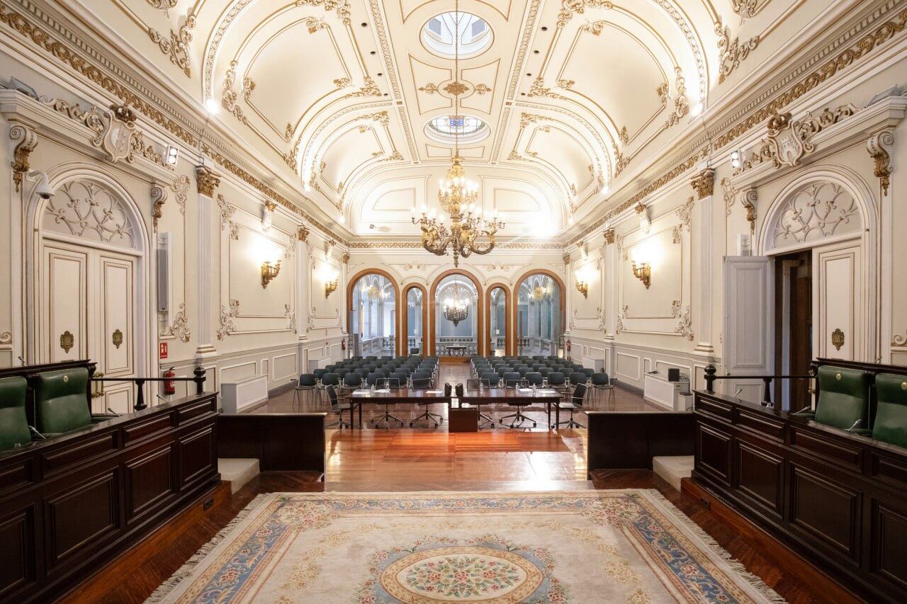 Salón de Plenos de la Diputación de Pontevedra