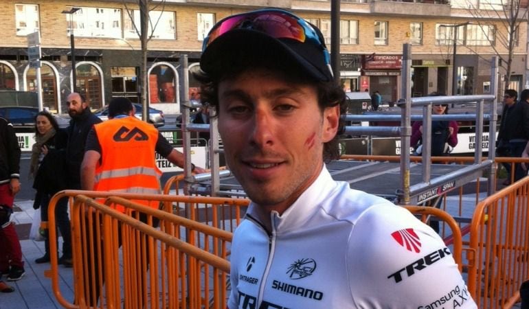 El italiano Fabio Felline (Trek) se llevó el sprint de Vitoria.