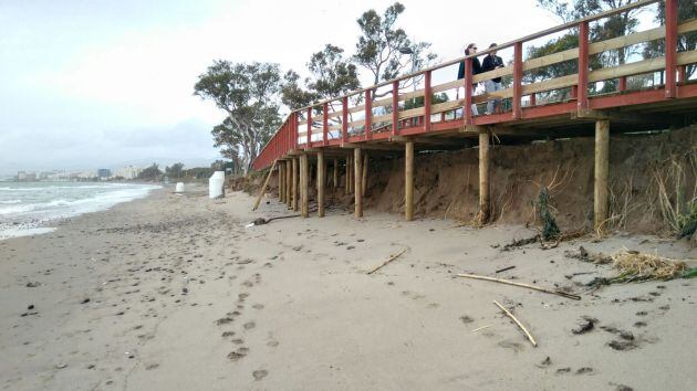 El Pinillo en Marbella donde el sendero se deben alejar de la costa y se aportará arena