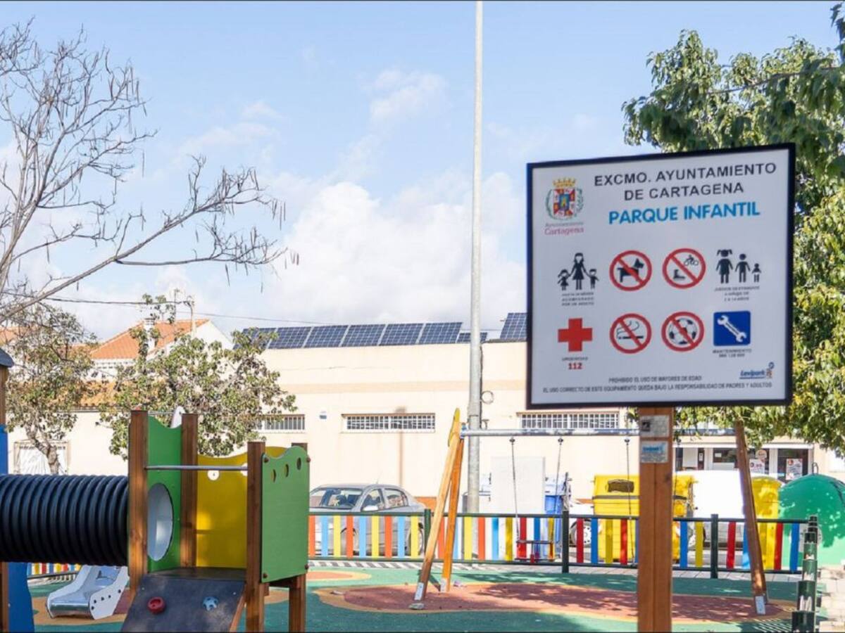 Santa Ana estrena un nuevo parque infantil en la Plaza Bizantina